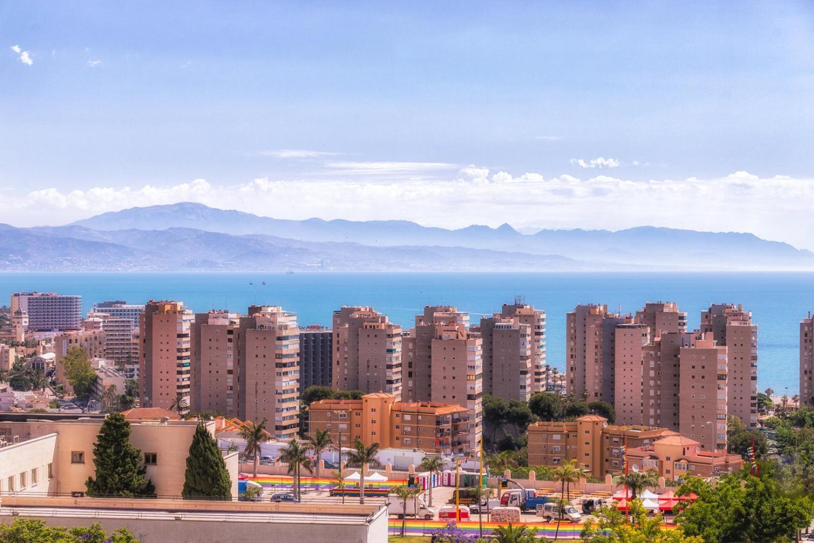 Apartamento Ver923 - Terraza, Vistas Al Mar, Wifi, Smart Tv, Piscinas, Centro A 150 Metros, Playa A 600 Metros Torremolinos