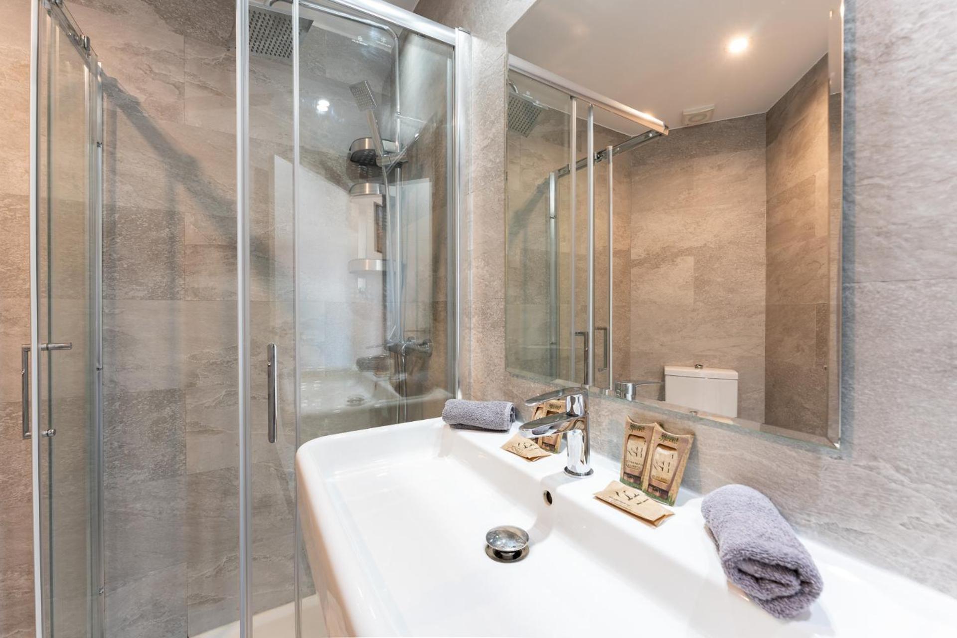 Appartement Sunrise Haven, Spacious, Bright, Pool, Terraces