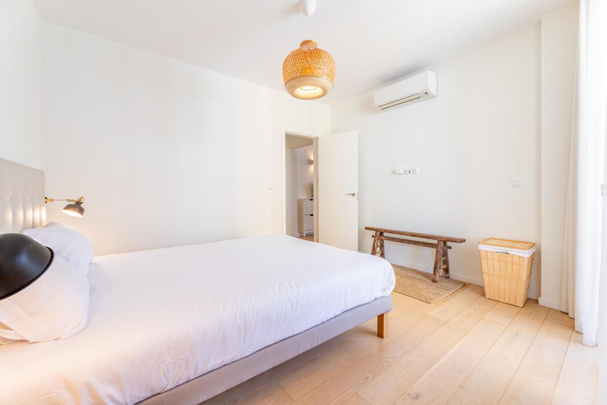 Stylish 2bd In The Centre 10 Minutes Away From The Apartment