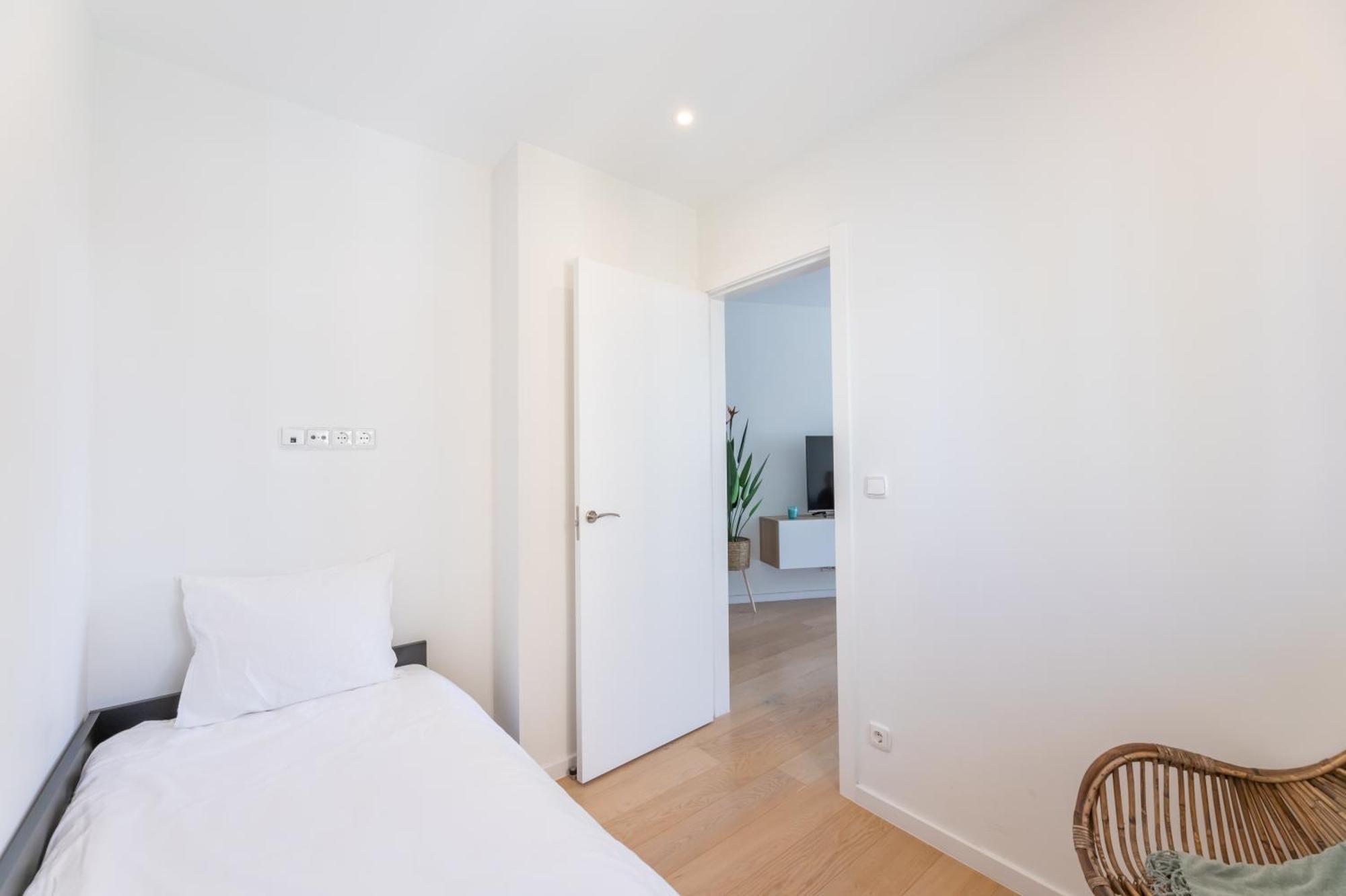 Stylish 2bd In The Centre 10 Minutes Away From The *