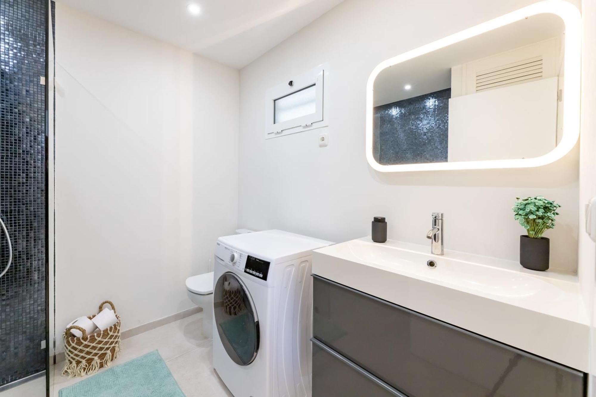 Stylish 2bd In The Centre 10 Minutes Away From The Apartment Torremolinos