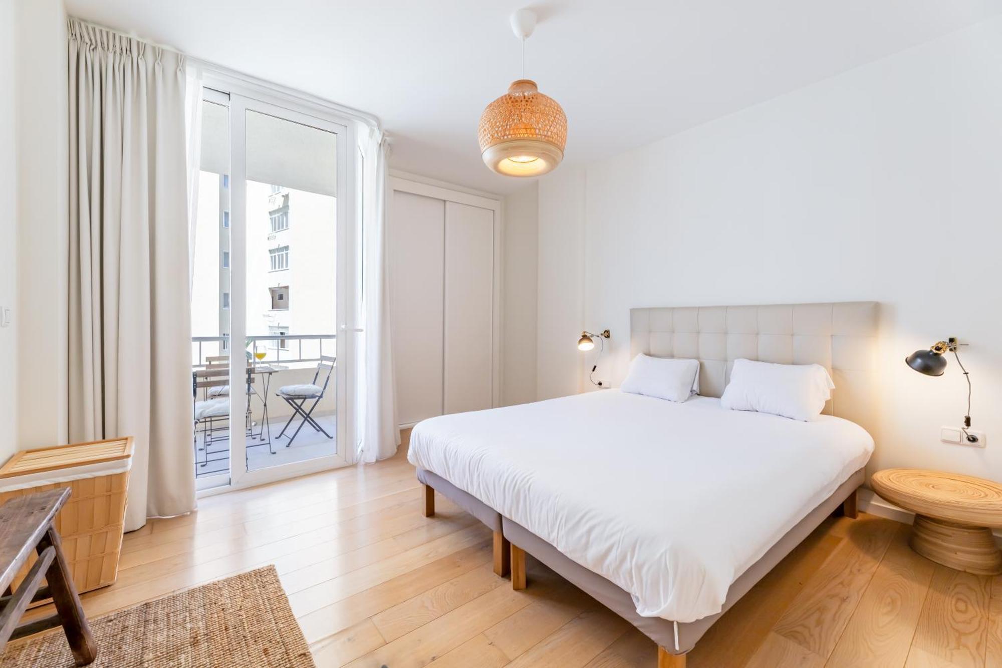 Stylish 2bd In The Centre 10 Minutes Away From The *