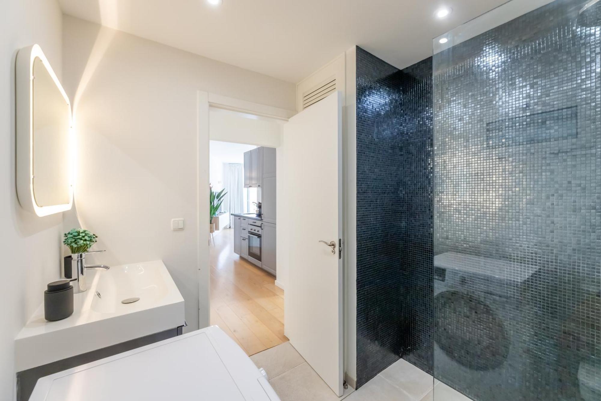 Apartment Stylish 2bd In The Centre 10 Minutes Away From The Torremolinos