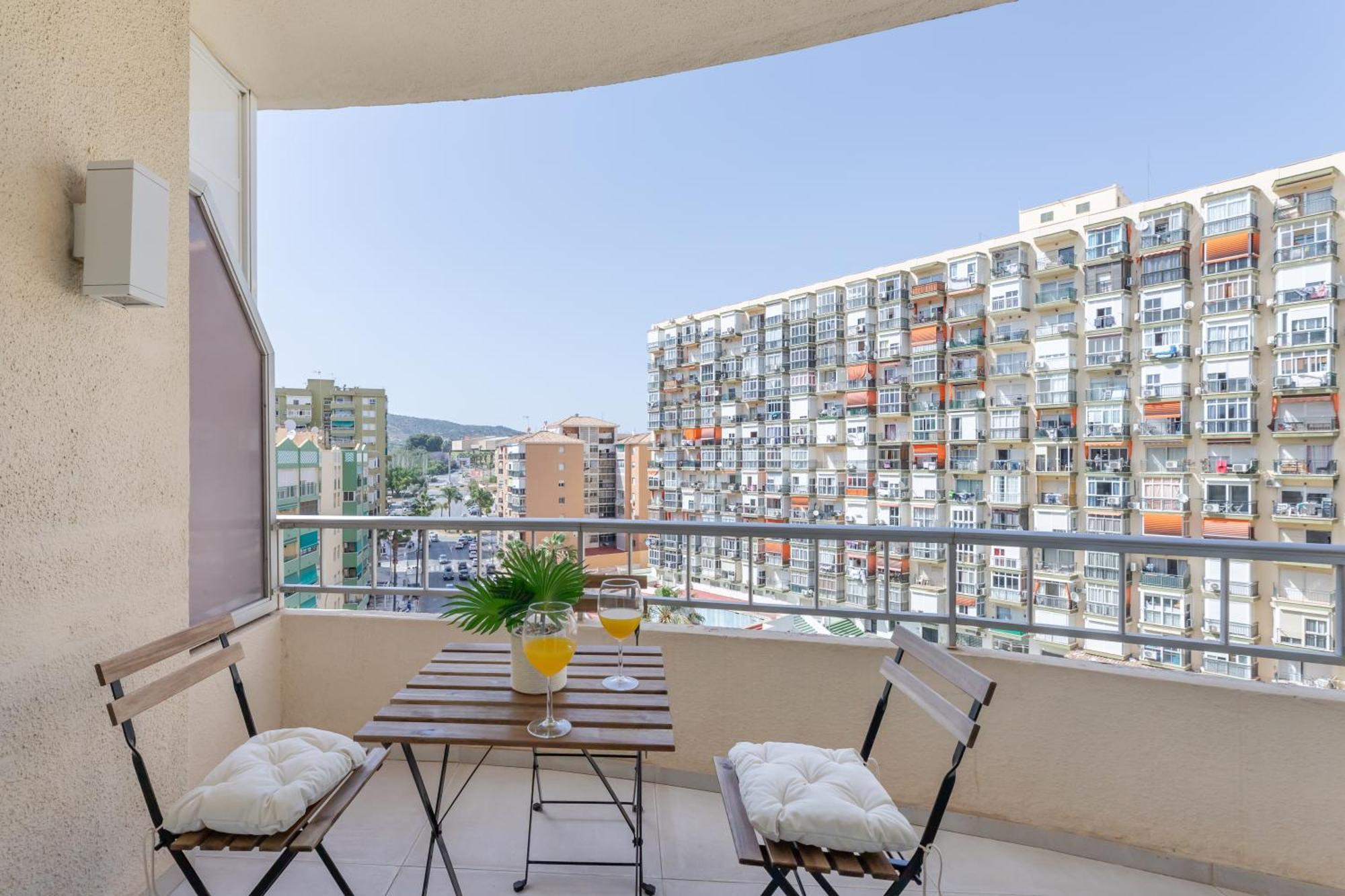 Apartment Stylish 2bd In The Centre 10 Minutes Away From The