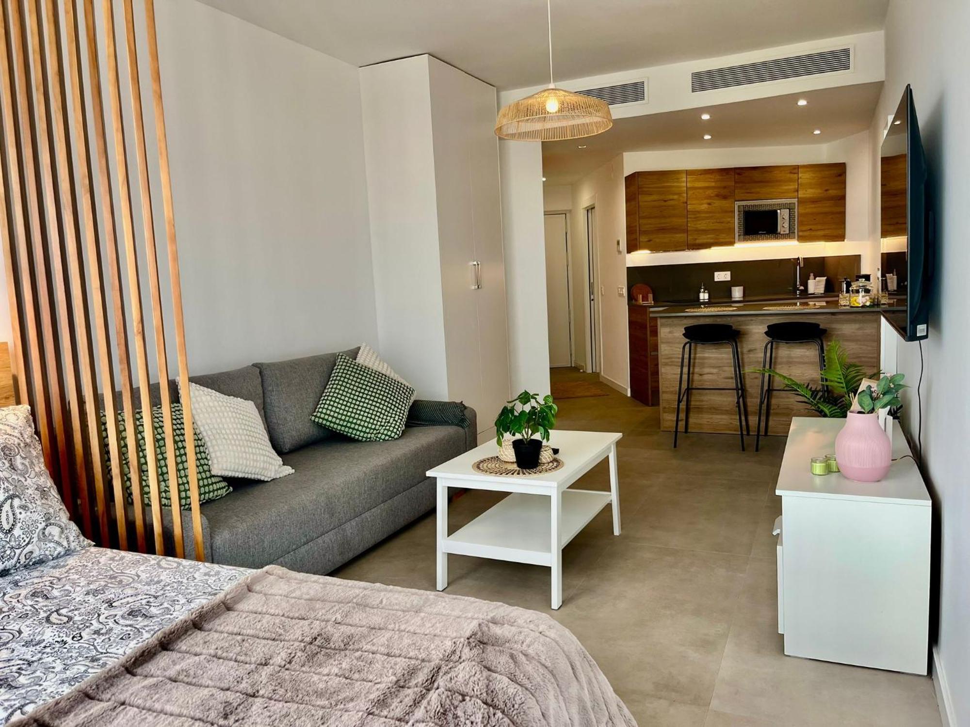 Rent4 Malaga La Colina Apartment *