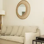 Apt Boutique - La Estrella