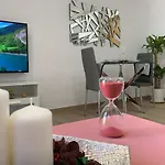 A Estrenar Preciosa Suite-Centrico-Con Jardin Y Porche