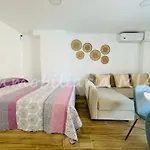 Mia04