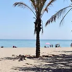 Luminoso Apartamento De 3 Dormitorios A Pie De Playa En Torremolinos