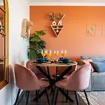 First Line , Cosy And Comfortable + Swimming Pool
