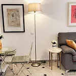 Bonito Apartamento De Dos Dormitorios En El Centro Y Calle San Miguel