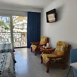 Apartamentos Leonor Carihuela