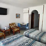 Apartamentos Leonor Carihuela