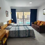 Apartamentos Leonor Carihuela