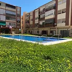 Precioso apartamento con piscina