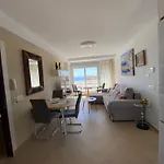 Precioso apartamento con piscina