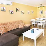 Monko - Amazing Sea Views, Comfortable & Pool O