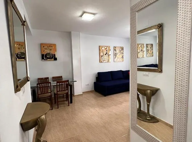 Torremolinos Centro - Beautiful , Newly Renovated 2 Bedroom Apartment