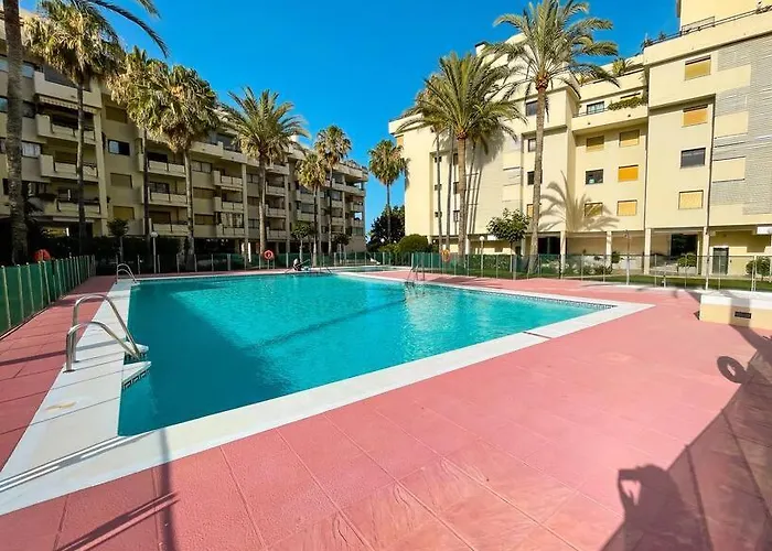 Seafront Apartment With Direct Access To The Beach