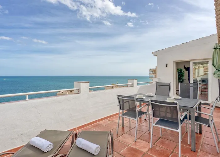 Fuengirola Penthouse With Seaviews Close To The Beach By Costarentals - Ref 06