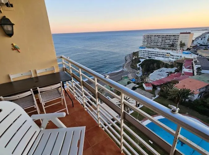 La Roca-Mediterraneo Views, 8Th Floor-New Kitchen- Pool- Parking-Air Conditioning, Ceiling Fans & Free Wifi