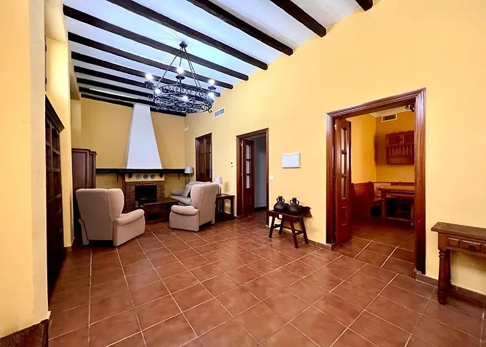 Spanish Style 3 Bed Apartment