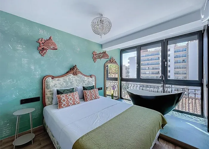 Alhambra Deco Homtels