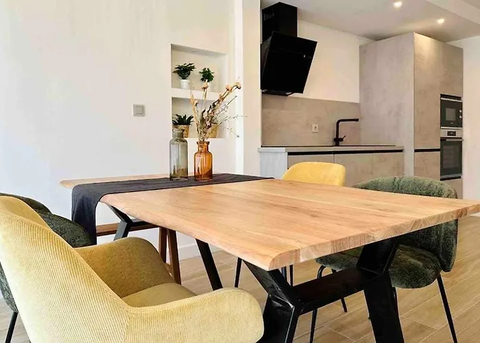 Pepes Suite 3 Habitaciones & Parking
