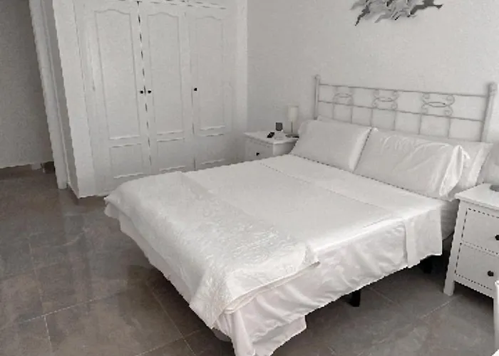Precioso Dormitorio En El Centro De Torremolinos
