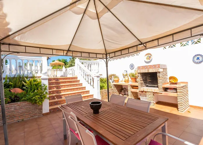 Cubo\'s Villa Palacio Valdes