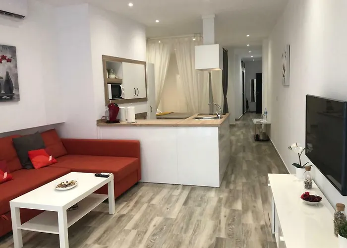 Cozy Apartment In The Heart Of Torremolinos