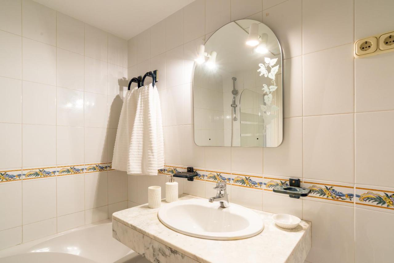 Carihuela, Apartamento Con Vistas Al Mar