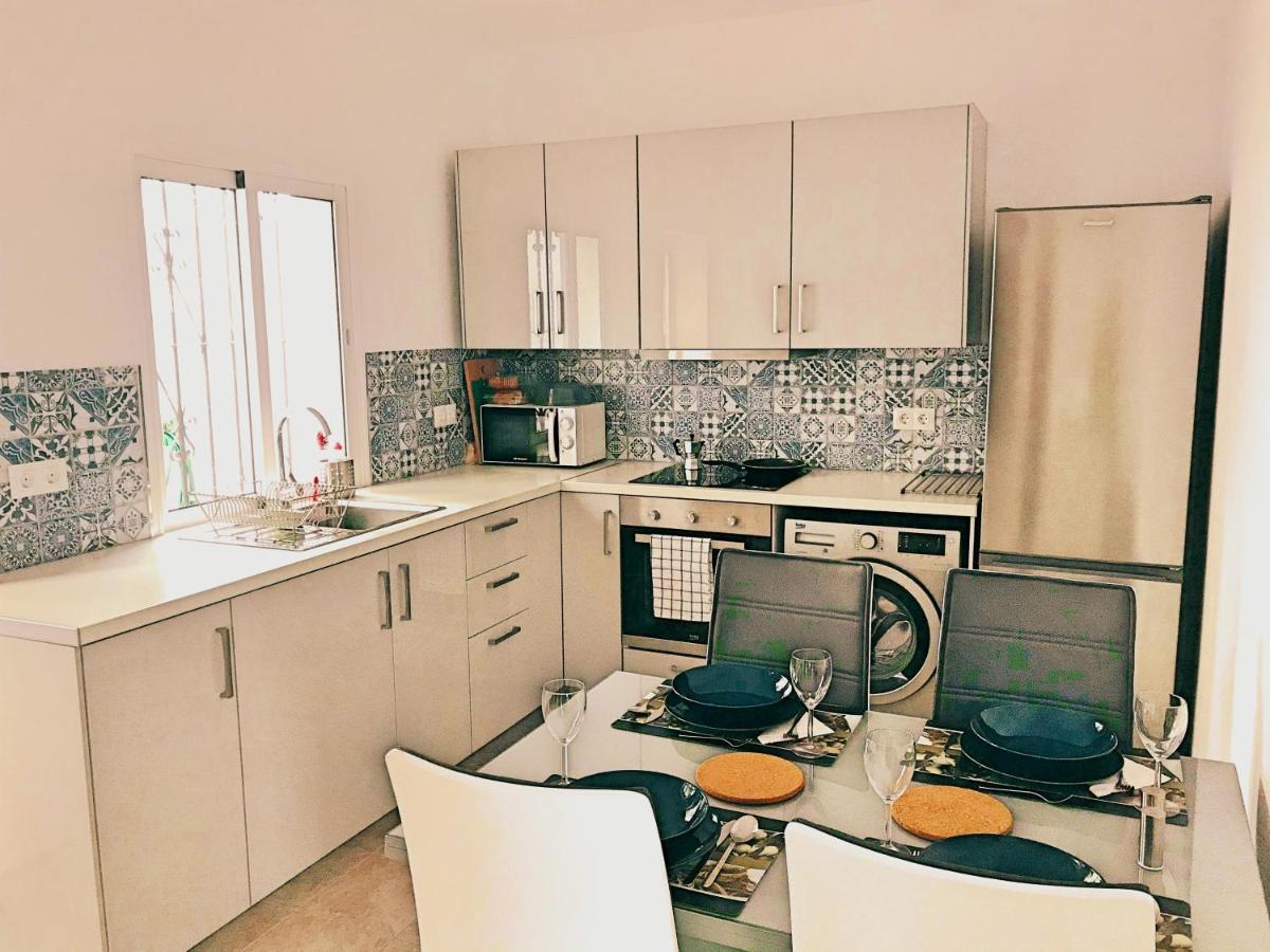 Town House With Patio In Quiet Residential Area 10 Min From Torremolinos