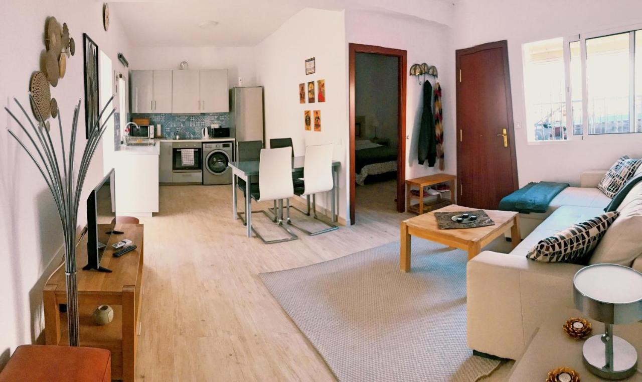 Town House With Patio In Quiet Residential Area 10 Min From *