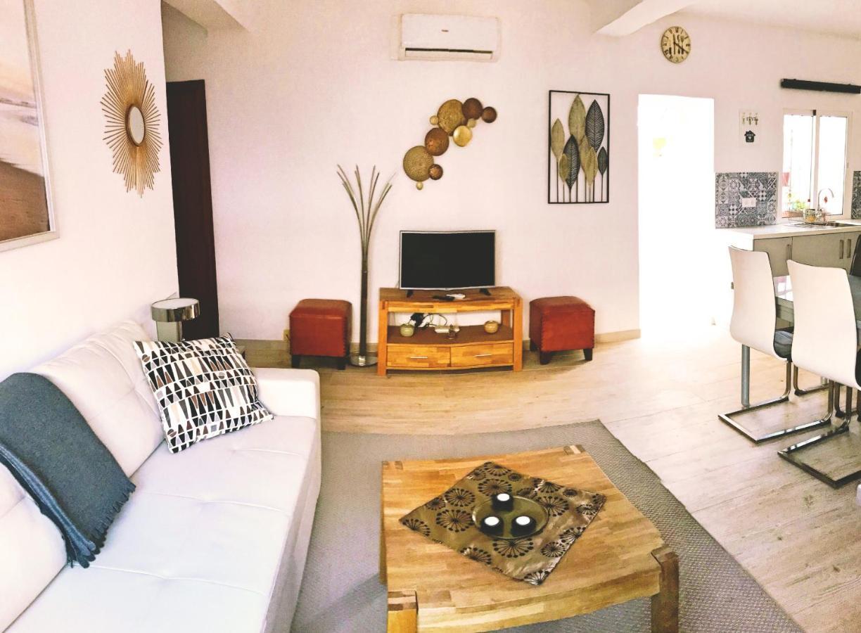 Town House With Patio In Quiet Residential Area 10 Min From * Torremolinos