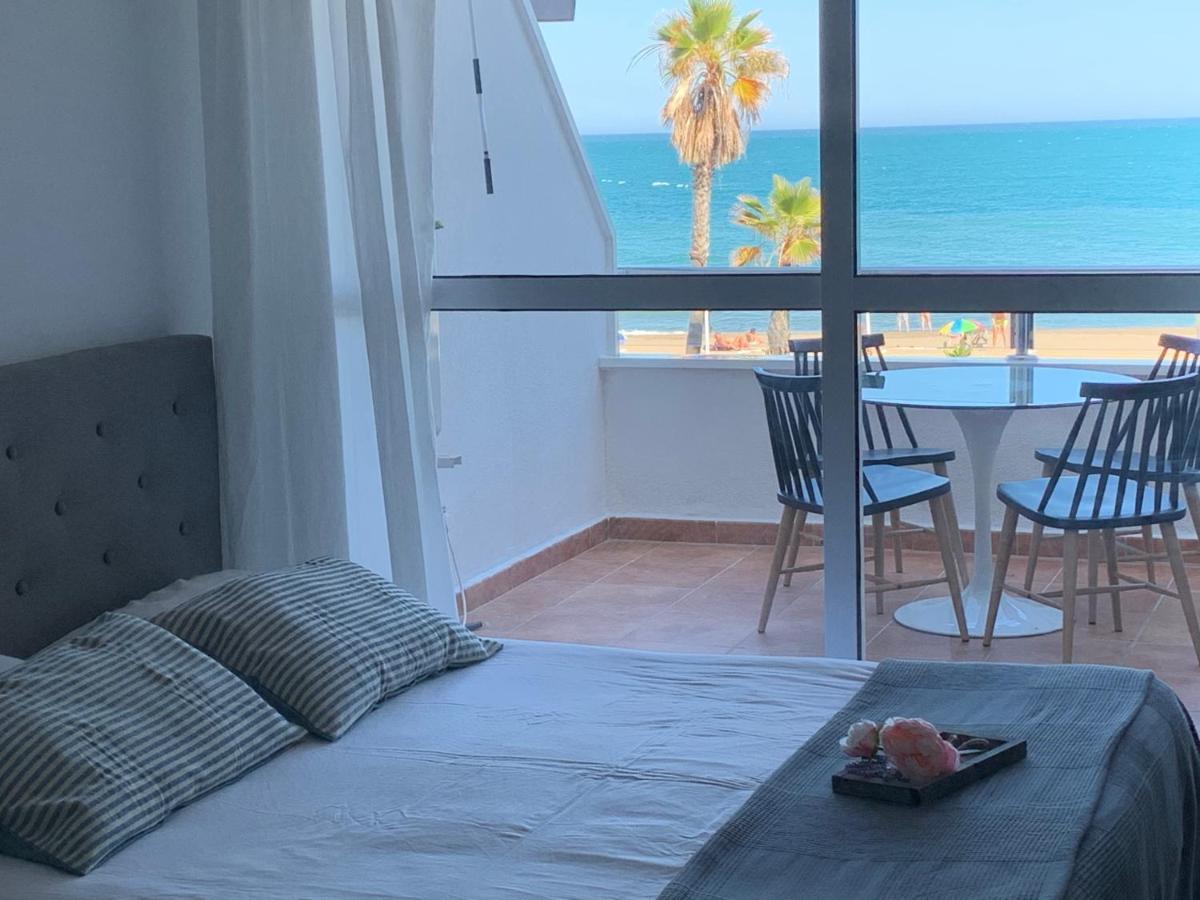 Lujoso Estudio Frontal Al Mar Torremolinos