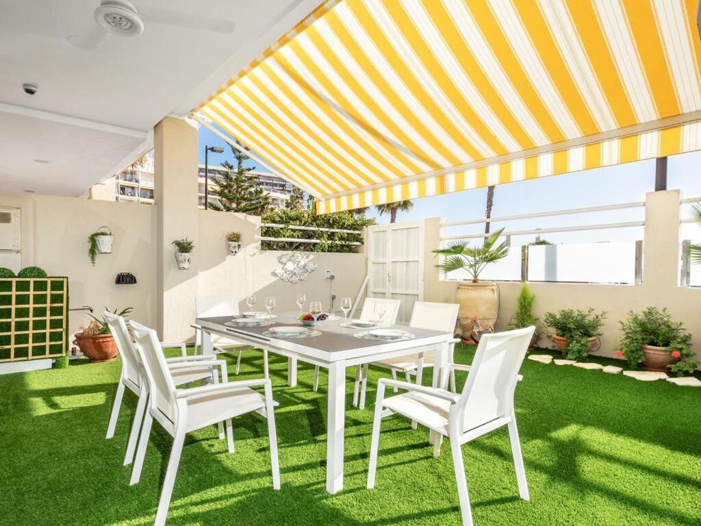 Lola Y Manuela En Primera Linea Playa Carihuela Con Excelente Terraza-jardin De 80 M2 Frente Al Mar Con Aparcamiento Privado Ideal Descansar Oyendo Olas Del Mar Appartement *