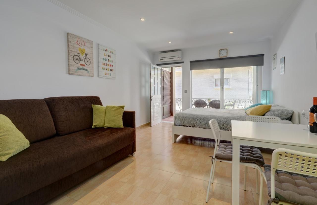 071 - Beachside Studio Perfect For A Family Getaway Torremolinos