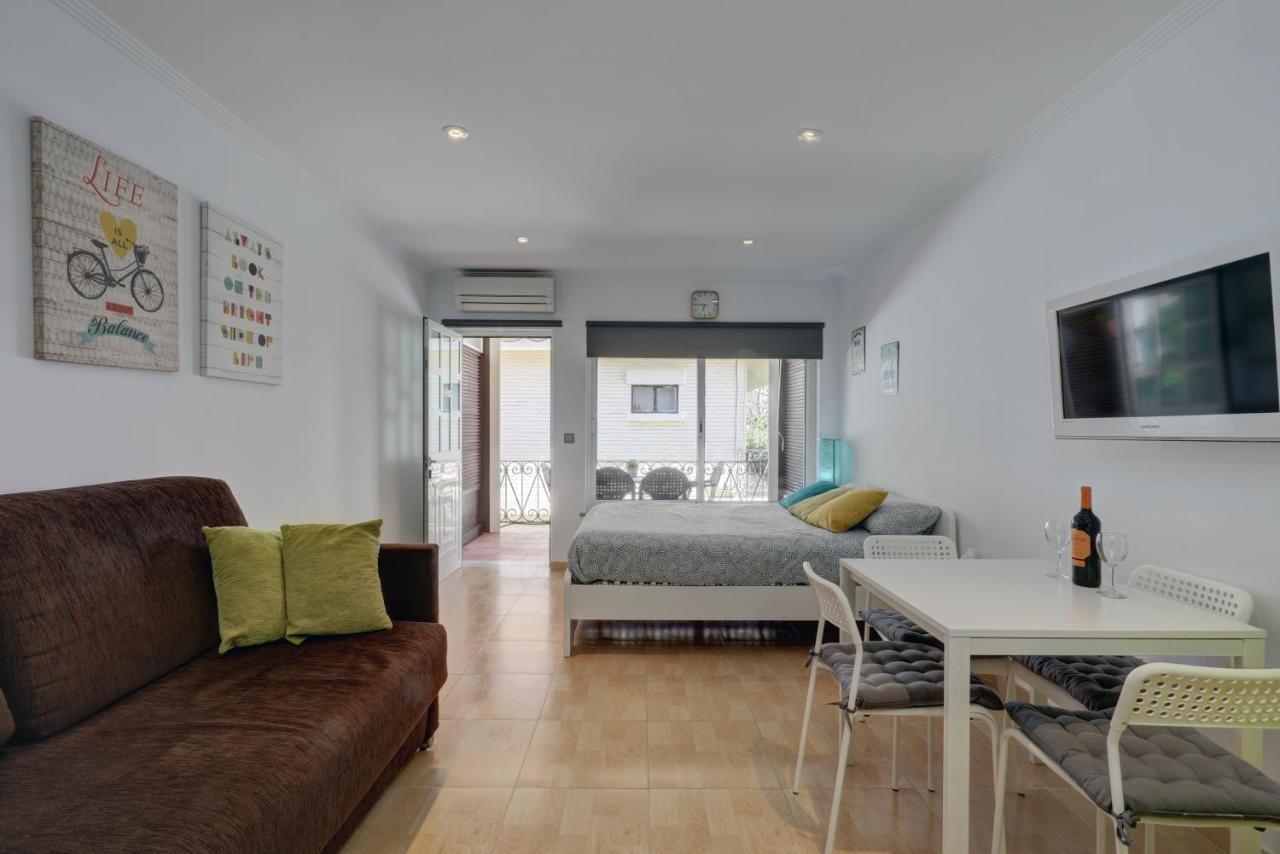 071 - Beachside Studio Perfect For A Family Getaway Apartment Torremolinos