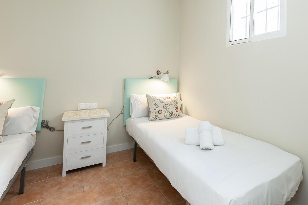 Monko - 1 Line, & Sun Apartment