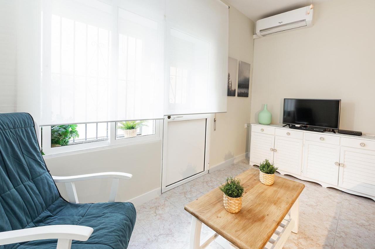 Monko - 1 Line, & Sun Apartment
