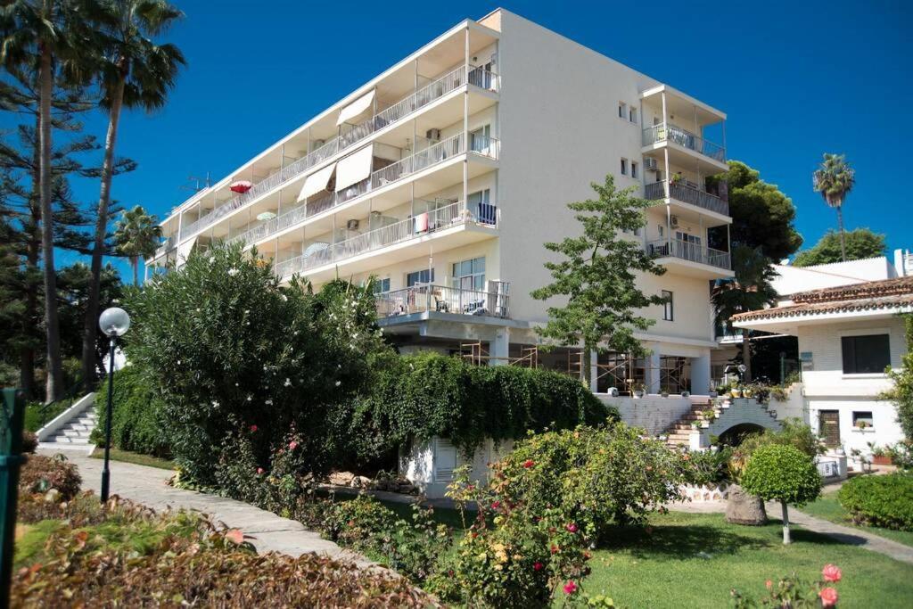 Carihuela Palace * Torremolinos