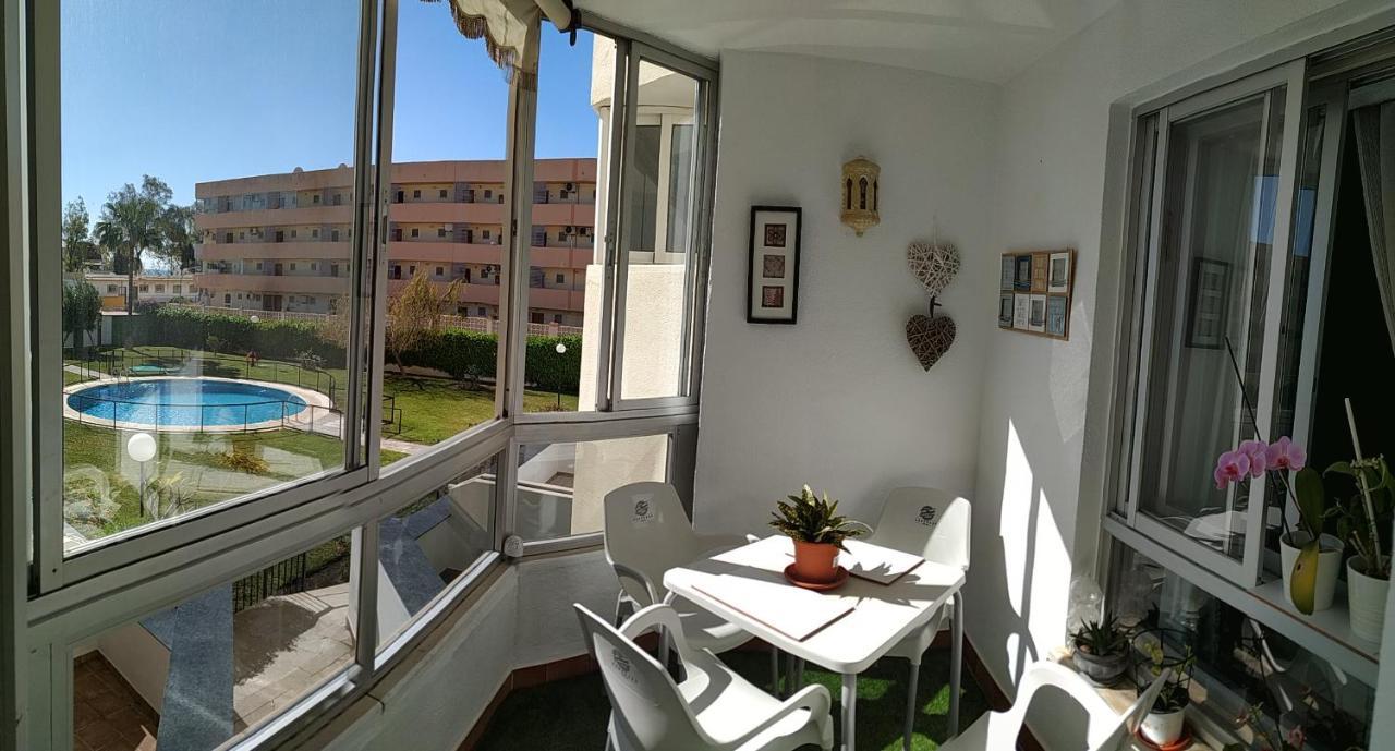 Seaside Serenity: With Pool And Views * Torremolinos