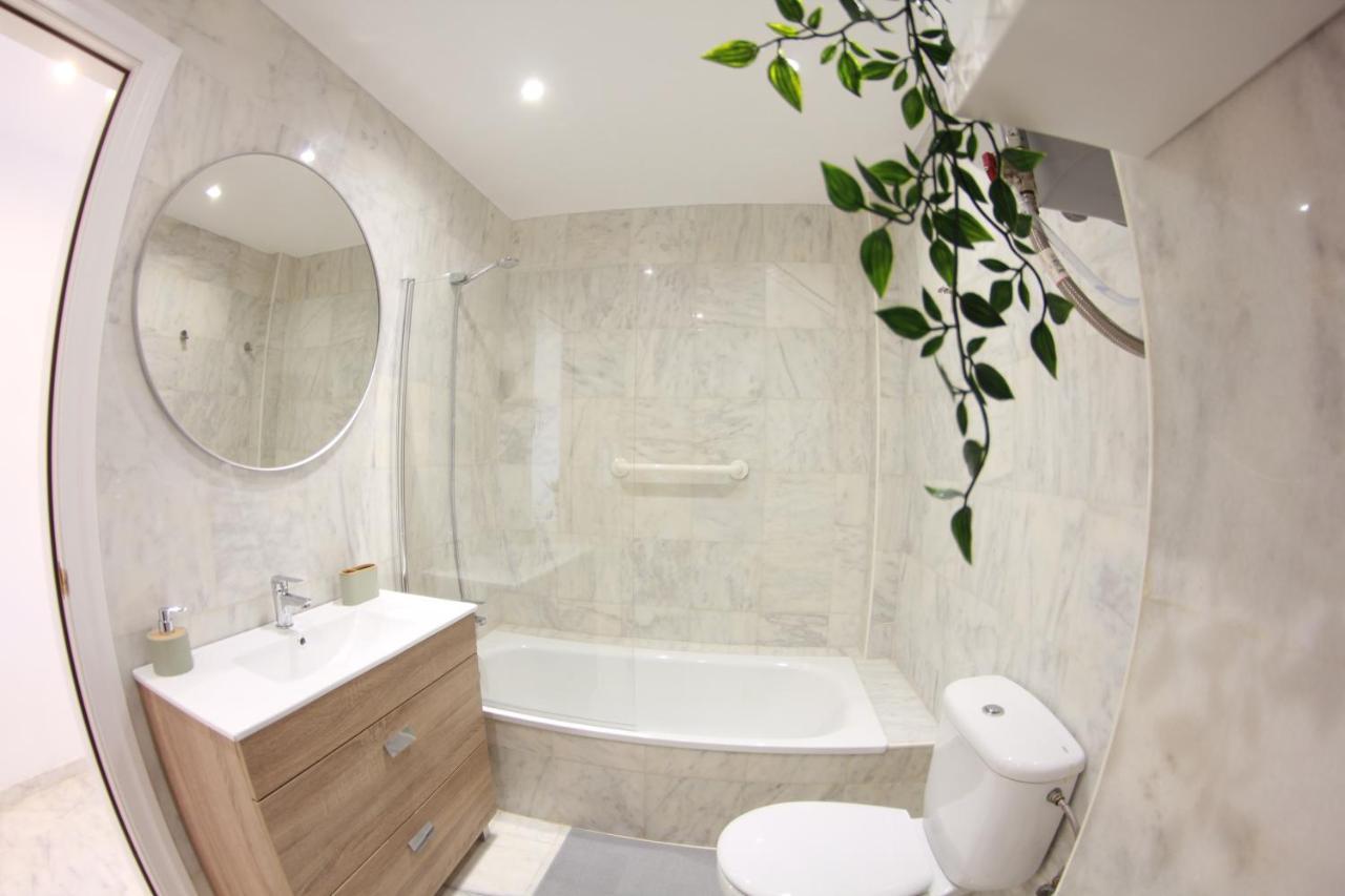 - New Central Studio Plata With Balcony Torremolinos