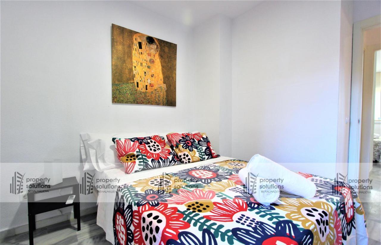 Apartment Torremolinos: Beachside Retreat With Pool And Free Parking *