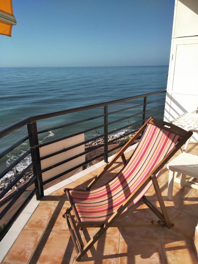 Junto Al Mar