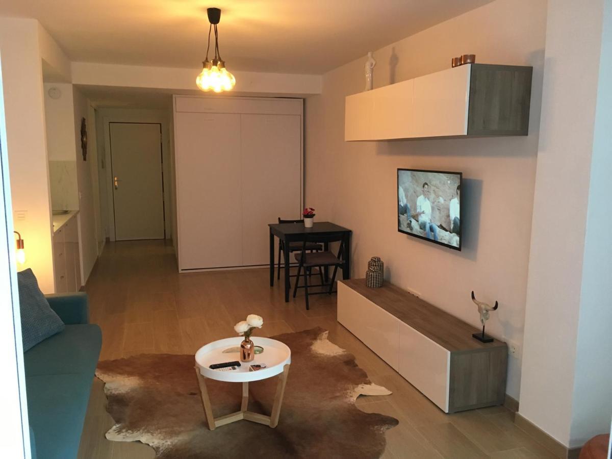 La Roca Chica First Line Bajondillo & Cosy Apartment