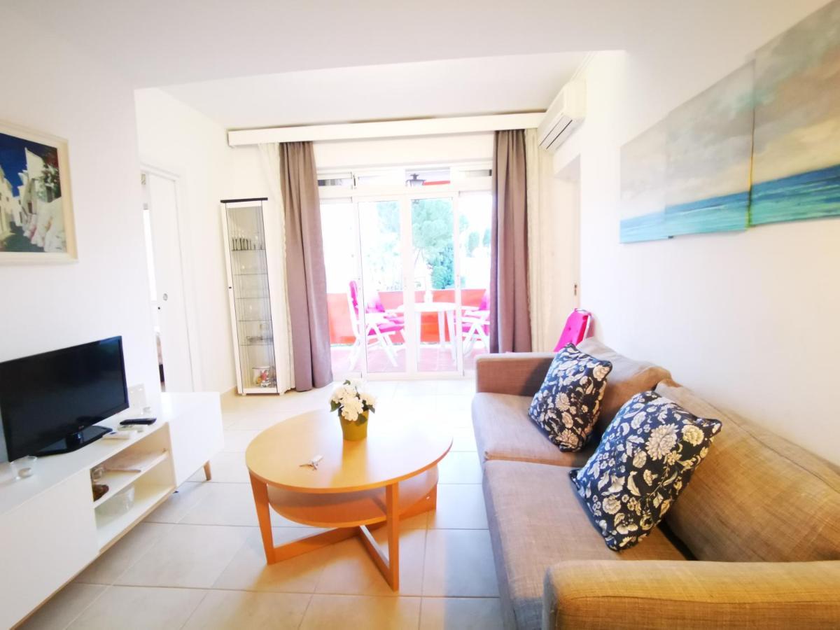 2 Bedrooms With Terrace And Pool