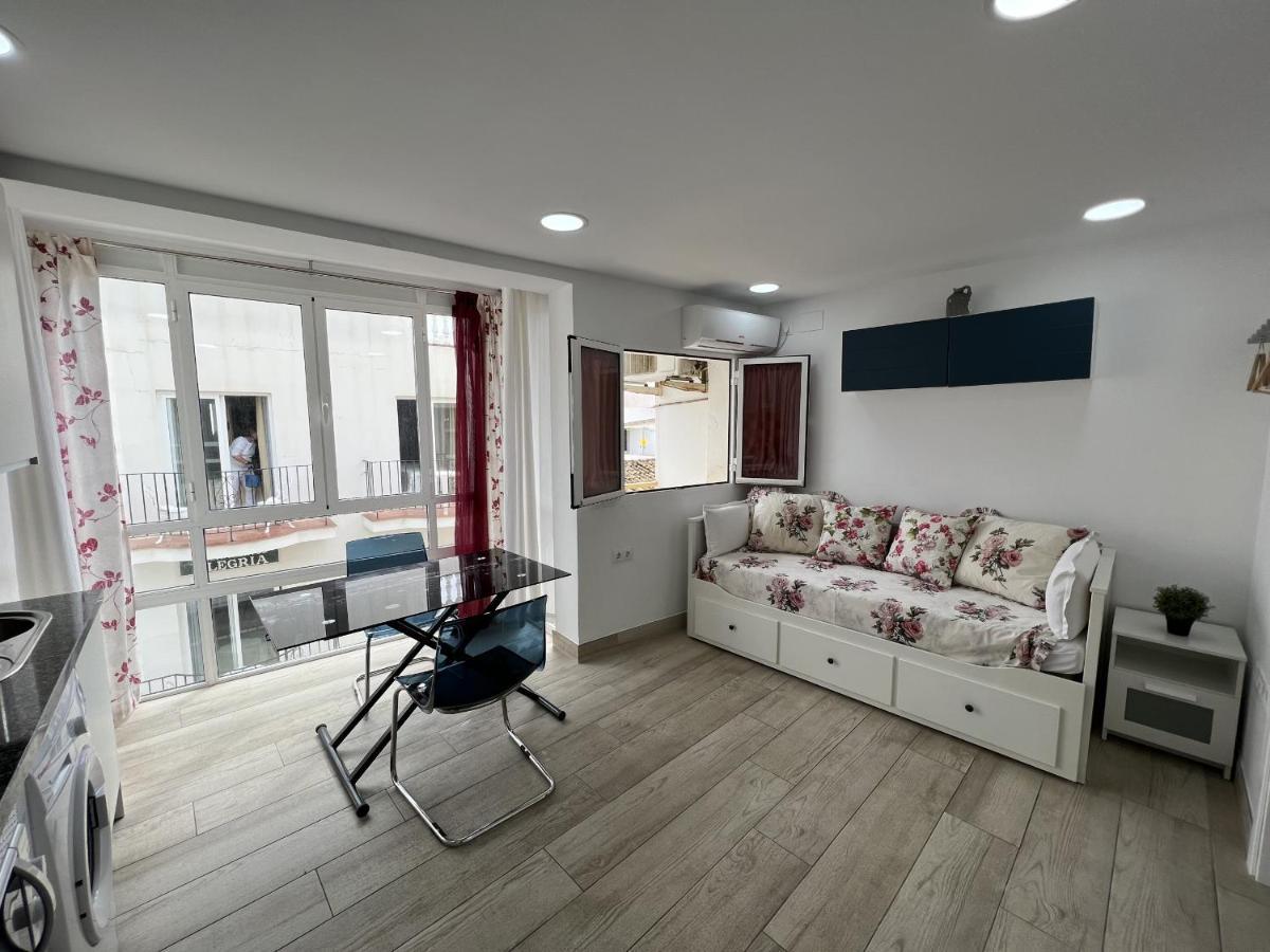 Cozy Studio Reina In Carihuela Carmen Apartment