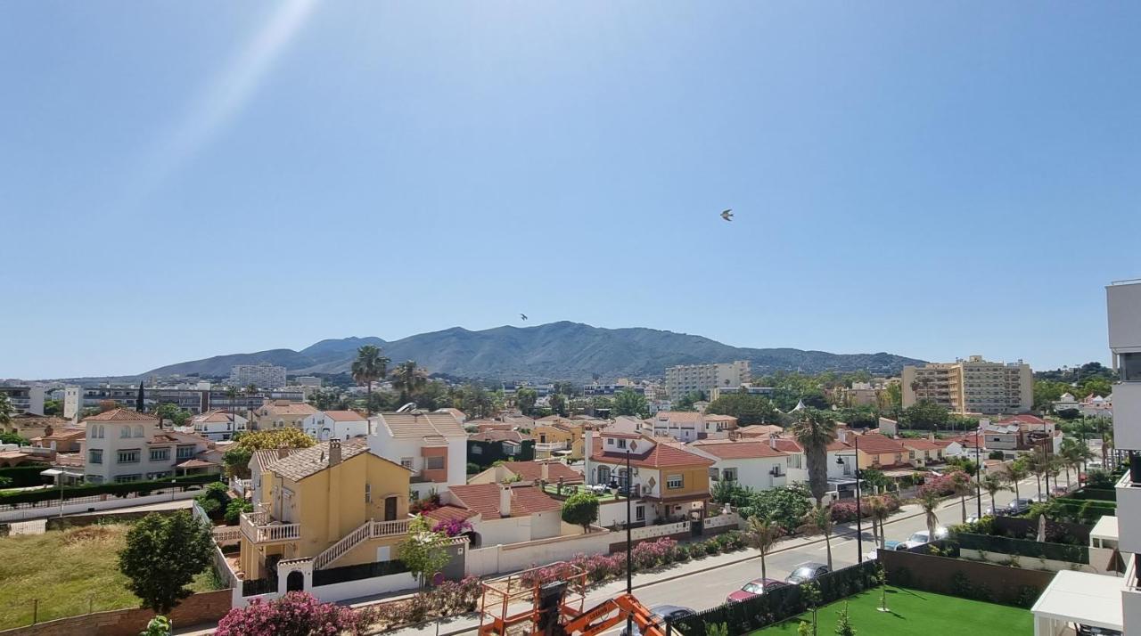 Apartment Excellent Location- Beach, Pool, Telework, 2 Bikes, Parking & Wifi Gratis At 